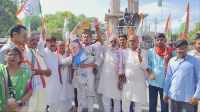 छात्रों पर लाठीचार्ज के विरोध में कांग्रेस का बक्सर में प्रदर्शन, PM मोदी का फूंका पुतला