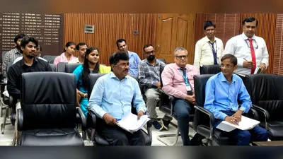 नवादा: अंबेडकर आवासीय विद्यालयों में गुणवत्तापूर्ण भोजन और बेहतर सुविधाएं सुनिश्चित करने का डीएम का निर्देश