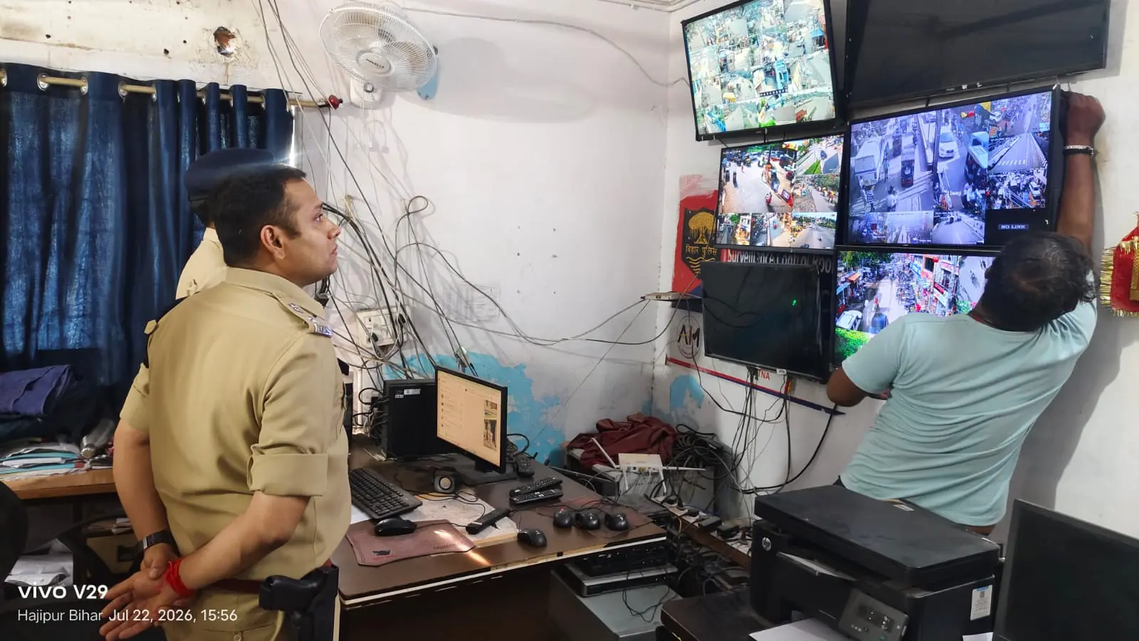 वैशाली: एसपी शुभांक मिश्रा ने तकनीकी प्रकोष्ठों का किया औचक निरीक्षण, सीसीटीवी मॉनिटरिंग और त्वरित रिस्पॉन्स पर दिया जोर
