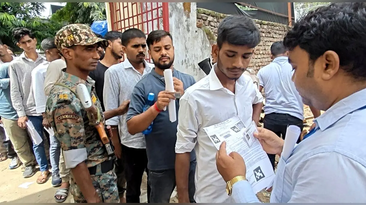 नवादा में ASI भर्ती परीक्षा शांतिपूर्ण संपन्न, 9,731 में सिर्फ 4,421 अभ्यर्थी हुए शामिल