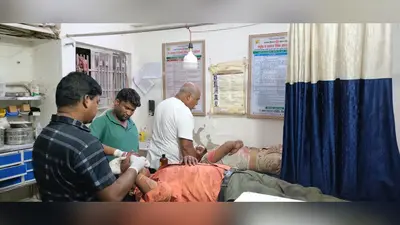औरंगाबाद : नवीनगर-अंबा रोड पर दर्दनाक बाइक हादसा, एक बाइक पर सवार तीन युवक गंभीर घायल