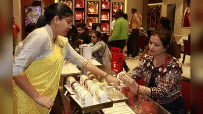 सोना फिर महंगा, चांदी में नरमी, दाल-तेल की कीमतों में तेजी, जानिए बाजार का ताजा भाव
