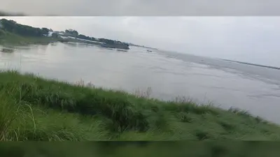 गंगा कटाव से हर साल उजड़ रहे गांव, क्या गाद प्रबंधन और वैज्ञानिक अध्ययन से मिलेगा स्थायी समाधान?