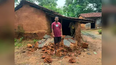 कुकड़ू प्रखंड के कूदा गांव में जंगली हाथी ने मचाया उत्पात, घर तोड़ा