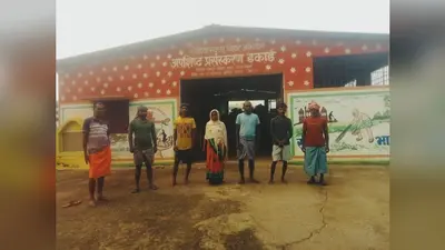 बक्सर: रामपुर पंचायत में दम तोड़ रहा लोहिया स्वच्छता अभियान, ठेले और कूड़ेदान बने कबाड़