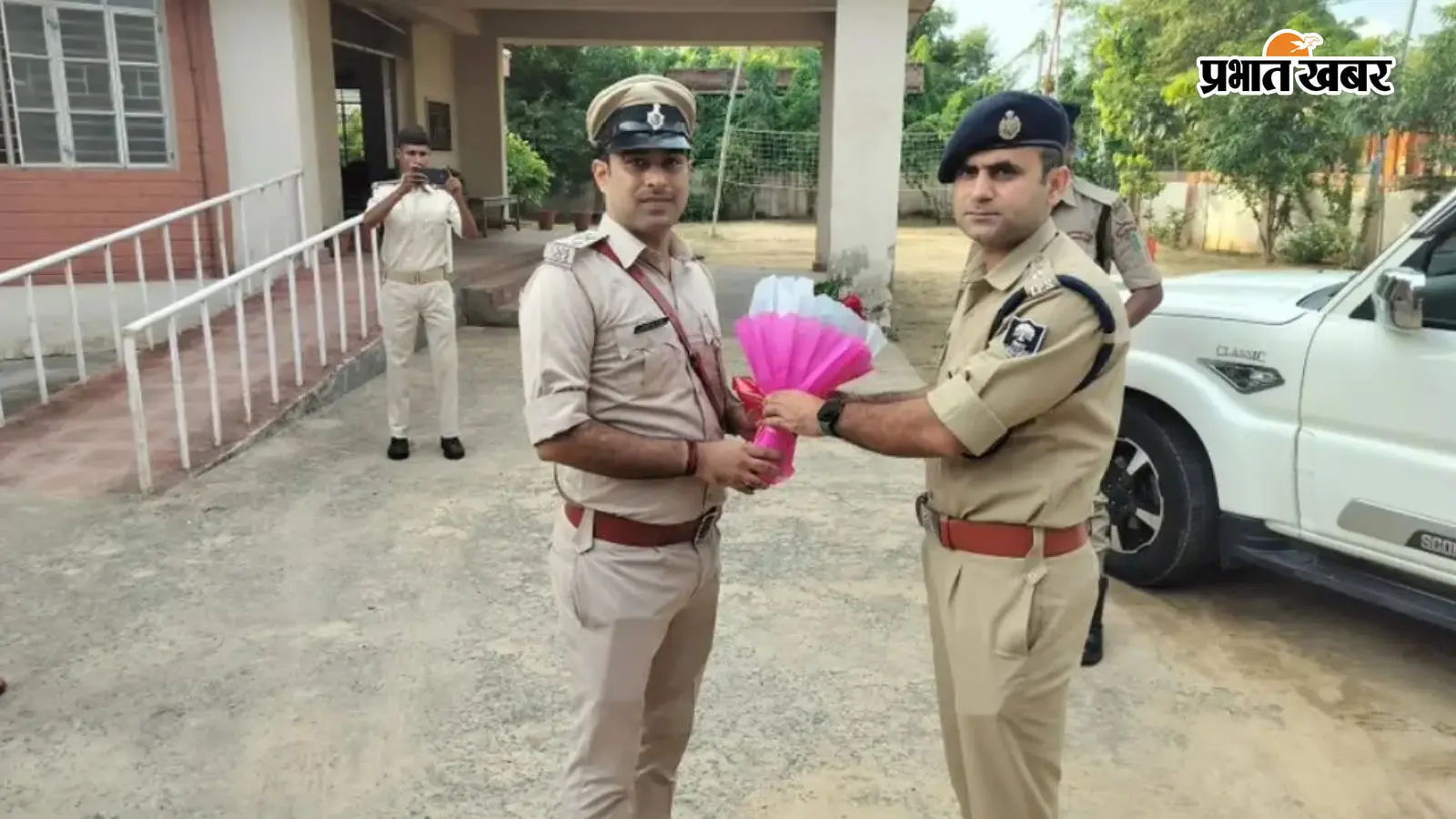 नवादा : एक्शन में SP अभिनव धीमान, अचानक पहुंचे शाहपुर थाना, अधिकारियों को दिए कड़े निर्देश