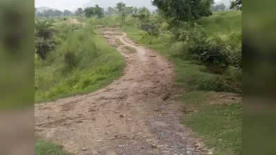 औरंगाबाद: सड़क और नाली के अभाव में 100 परिवार परेशान, ग्रामीणों ने आंदोलन की दी चेतावनी
