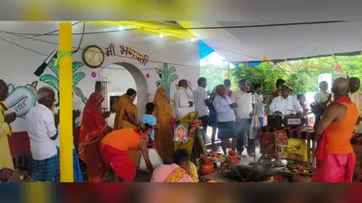 नालंदा : मकनपुर में 24 घंटे का अखंड हरि कीर्तन शुरू, हरे राम-हरे कृष्ण के जयकारों से गूंजा गांव