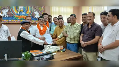 गोपालगंज में शिक्षक संघ ने DEO-DPO का किया सम्मान, वेतन, एरियर, प्रोन्नति और CCL समेत 17 सूत्री मांगपत्र सौंपा