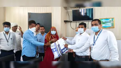 नरकटियागंज अनुमंडलीय अस्पताल में टीबी मरीजों को पोषण किट वितरित, डॉक्टरों ने 10 मरीजों को लिया गोद