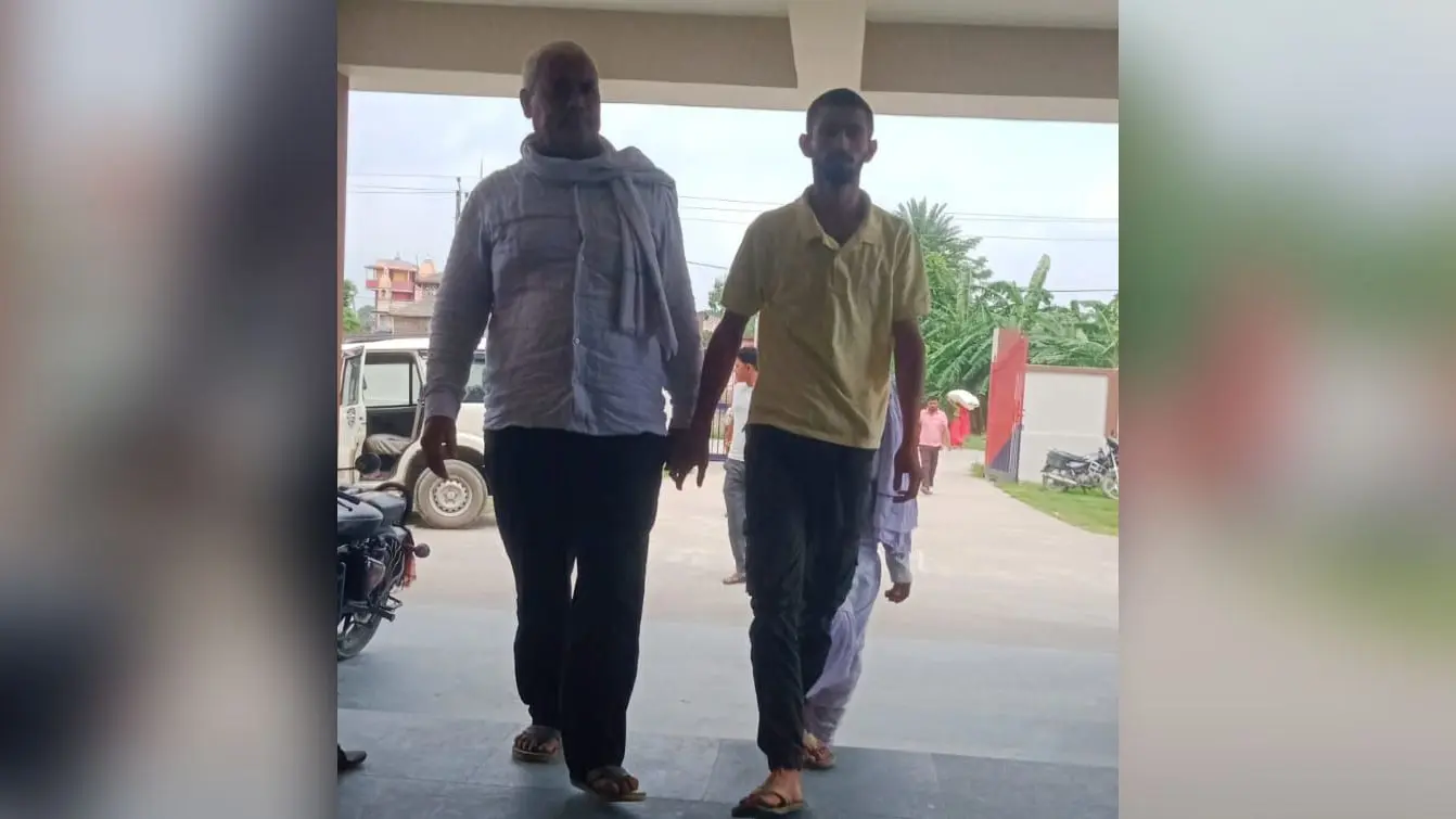 उजियारपुर: सामूहिक दुष्कर्म मामले के नामजद अभियुक्त ने थाना में किया आत्मसमर्पण