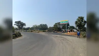 दुमका के रानीश्वर प्रखंड के कई घूमावदार सड़क से दुर्घटना की बनी हुई है आशंका, लोगों में दर का माहौल