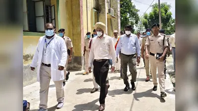 मझौलिया पहुंचे डीएम तरनजोत सिंह, अस्पताल से लेकर अंचल कार्यालय तक व्यवस्थाओं का लिया जायजा