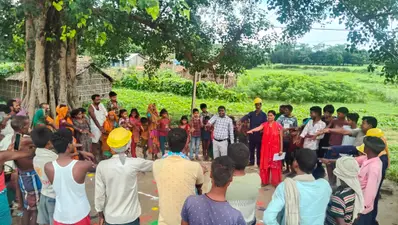 दुबियाही महादलित टोला में 'स्वच्छ गांव' अभियान, सामाजिक मानचित्र बनाकर ग्रामीणों को किया जागरूक