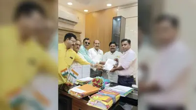 शेखपुरा में महापुरुषों की प्रतिमा लगाने की मांग, भाजपा प्रतिनिधिमंडल ने डीएम को सौंपा ज्ञापन