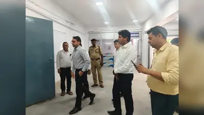 आरा: चुनावी तैयारियों पर DM सख्त, EVM-VVPAT वेयरहाउस का किया औचक निरीक्षण