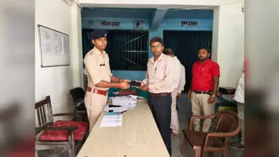 गोपालगंज: कटेया पुलिस ने 'ऑपरेशन मुस्कान' के तहत पांच खोए मोबाइल लौटाए, मालिकों के चेहरे खिले