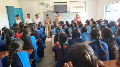 नवादा में छात्रों को साइबर सुरक्षा का पाठ, पुलिस ने ऑनलाइन ठगी से बचने के बताए उपाय