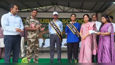 डीएवी की छात्र परिषद के सदस्यों ने संभाला पदभार, छात्रों ने किया मार्च पास्ट