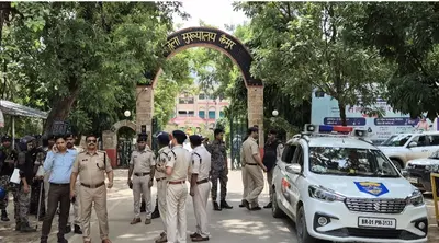 कैमूर में 516 शस्त्र लाइसेंसधारियों पर प्रशासन का शिकंजा, 15 दिन में नहीं कराया नवीकरण तो होगी कानूनी कार्रवाई