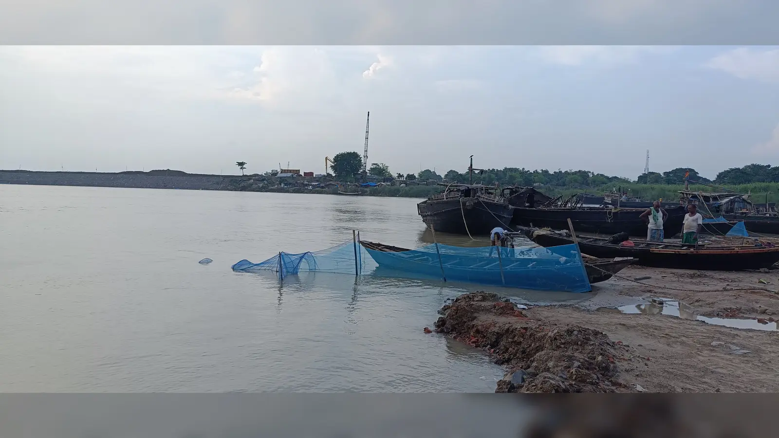 गंगा व कोसी नदी में मछली पकड़ने पर लगा पूर्ण प्रतिबंध: एसपी ने सभी थानाध्यक्षों को दिए सख्त निर्देश