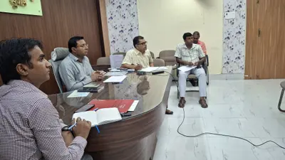 स्वच्छ भारत मिशन और पीएम आवास योजना की समीक्षा बैठक, DDC इन्द्रवीर कुमार ने दिए कड़े निर्देश