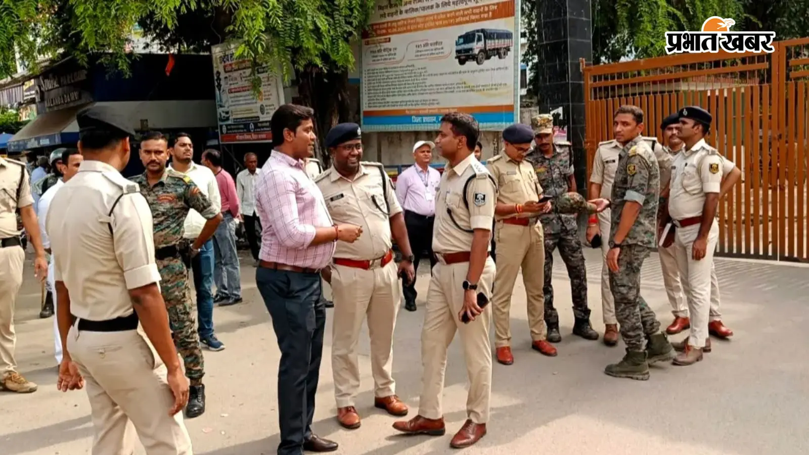 नवादा में नीट पेपर लीक को लेकर छात्रों का प्रदर्शन: पुलिस ने किया 2 दिनों का हाई अलर्ट, सुरक्षा के कड़े इंतजाम