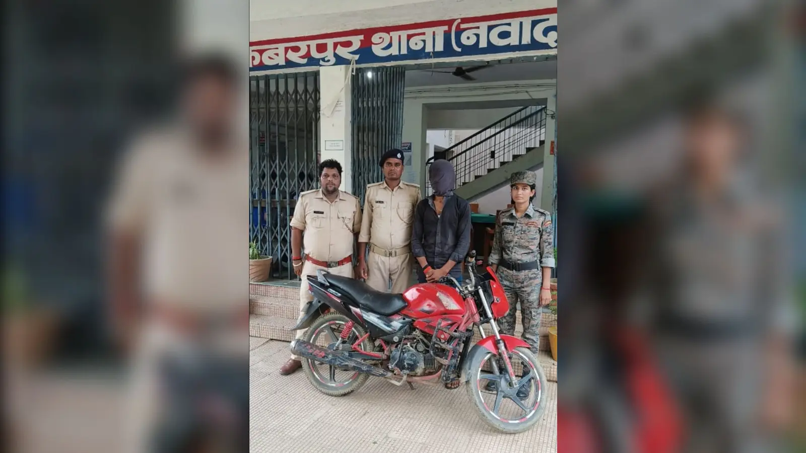 चोरी की बाइक पर बोलेरो का नंबर लगाकर चला रहा था युवक, पुलिस जांच में धराया