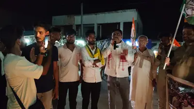 राहुल गांधी की गिरफ्तारी के विरोध में विभूतिपुर में कैंडल मार्च, छात्र-युवाओं का प्रदर्शन