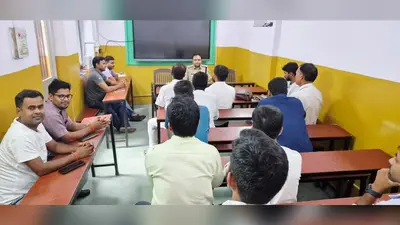 औरंगाबाद में छात्रों को अफवाहों से दूर रखने के लिए थानाध्यक्ष ने कोचिंग संचालकों के साथ की बैठक