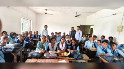 ईवीएम, वीवीपैट और नोटा की जानकारी के साथ छात्रों ने लिया मतदान जागरूकता का संकल्प