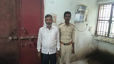 कैमूर: चेक बाउंस मामले का फरार वारंटी गिरफ्तार, चैनपुर पुलिस ने घर से दबोचा