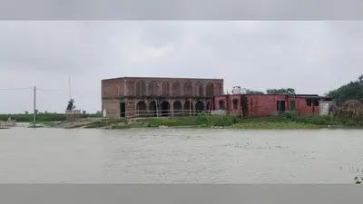 कोसी के बढ़ते जलस्तर से आलमनगर के कई गांव जलमग्न, धान की फसल डूबी, स्कूल तक पहुंचा पानी