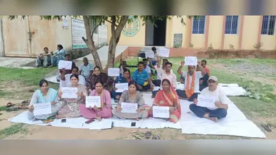 सतगावां में कर्मियों की हड़ताल से स्वास्थ्य सेवाएं प्रभावित