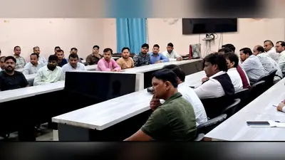 छात्र गतिविधियों को लेकर प्रशासन सतर्क, कोचिंग संचालकों के साथ डीएम-एसपी ने की बैठक