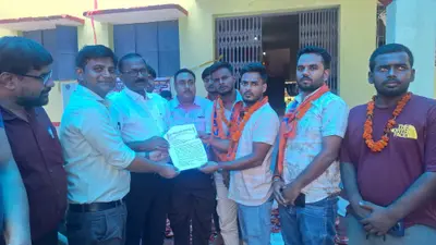 बेगूसराय: डीईओ के पहल पर एबीवीपी कार्यकर्ताओं ने खत्म की भूख हड़ताल