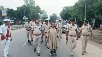 सारण में संभावित छात्र आंदोलन को लेकर मढ़ौरा में फ्लैग मार्च, प्रशासन ने शांति बनाए रखने की अपील की