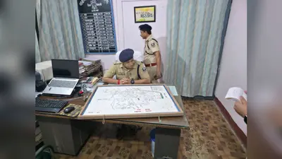 वैशाली में SP का औचक थाना निरीक्षण, लंबित मामलों के शीघ्र निष्पादन और फरार आरोपितों की गिरफ्तारी के निर्देश