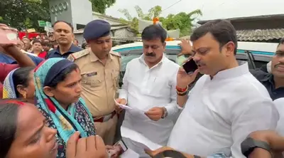 वैशाली: राघोपुर में अंकुश अपहरण कांड पर मंत्री पहुंचे पीड़ित परिवार के घर, दोषियों पर सख्त कार्रवाई का भरोसा