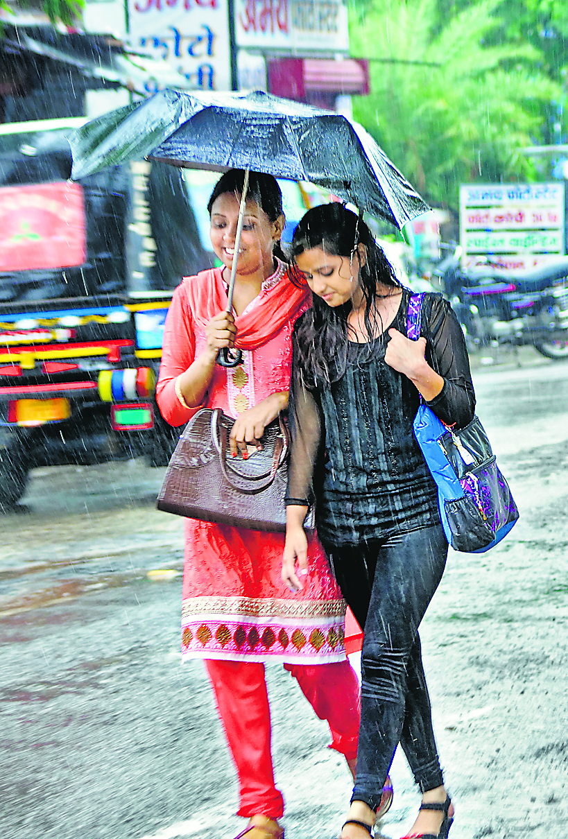 रोहतास में बदला मौसम का मिजाज : आज झमाझम बारिश के आसार, वज्रपात का अलर्ट