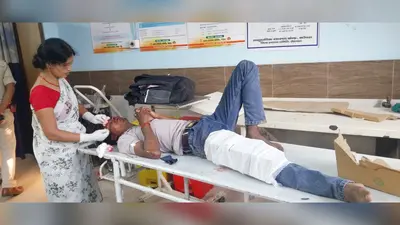 कोचस में ट्रक का टायर फटने से स्कूटी सवार युवक की मौत, हादसे में दो घायल