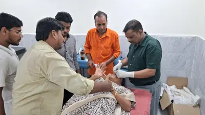 रोहतास में खड़े टैंकर से टूरिस्ट बस की टक्कर, दर्जन भर यात्री घायल, सभी खतरे से बाहर