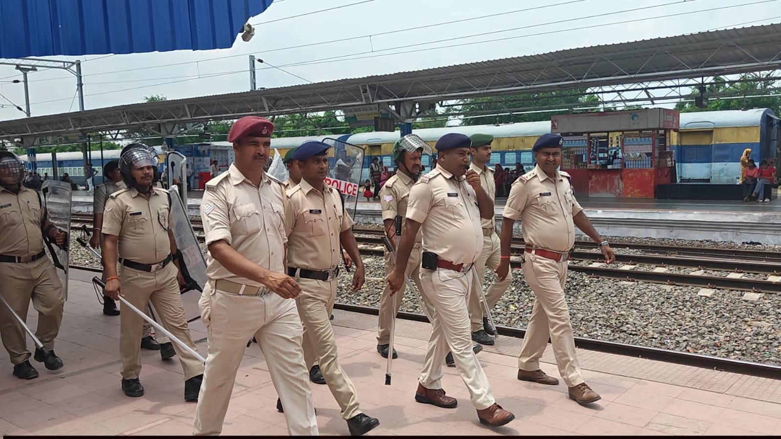बेगूसराय रेलवे स्टेशन पर पुलिस 