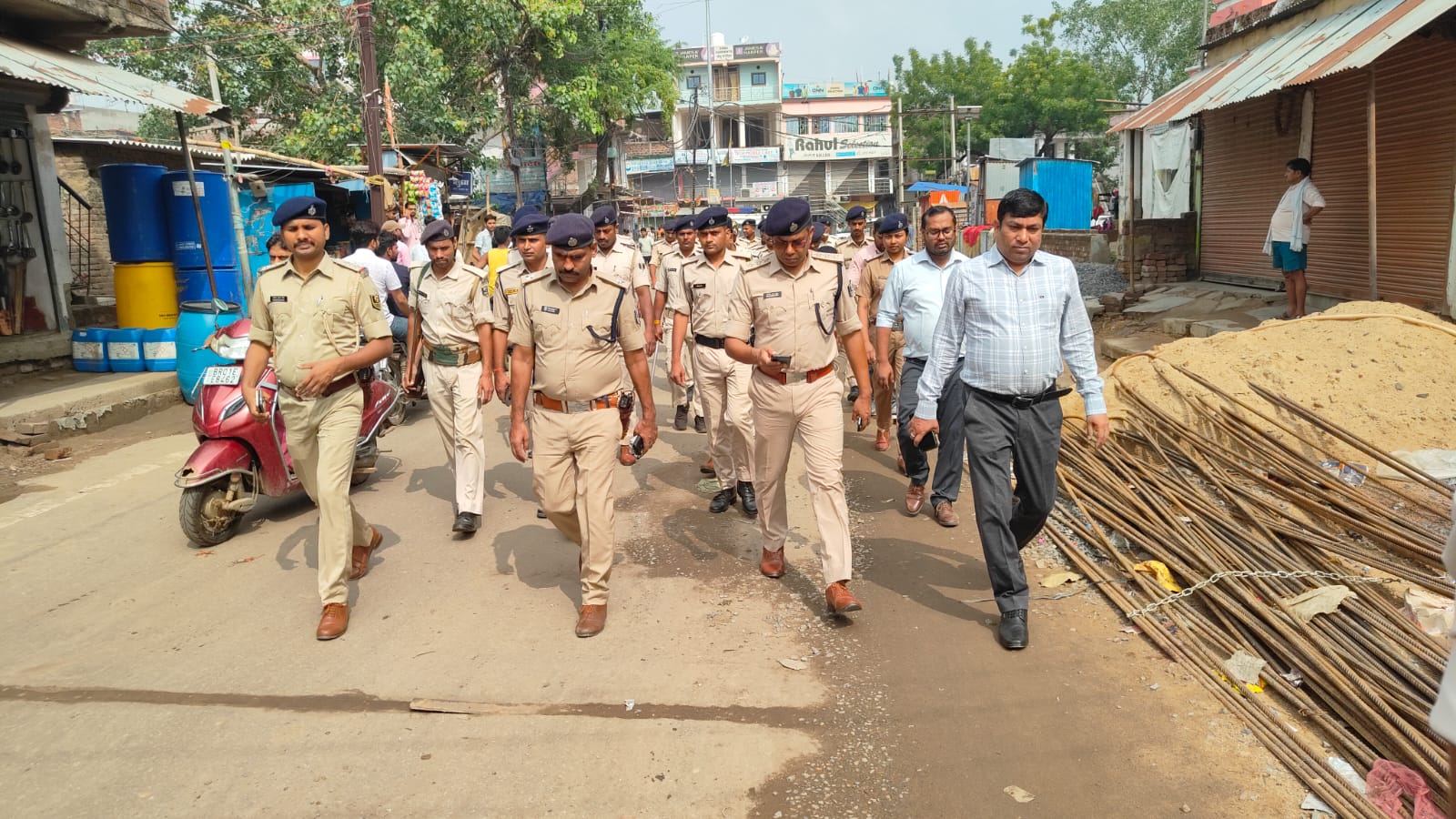 पटना में बिहार बंद को लेकर पुलिस का फ्लैग मार्च