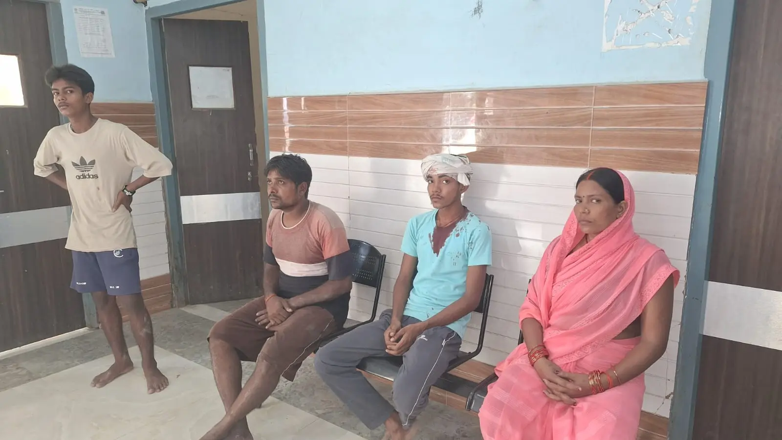 जमीन विवाद में खूनी संघर्ष, पांच लोग घायल, तीन की हालत गंभीर
