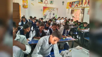 रोहतास में रंगों से बच्चों ने दिया 'प्लास्टिक मुक्त नोखा' का संदेश, पर्यावरण बचाने की दिखाई अनोखी सोच