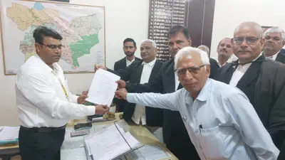 जिला विधिज्ञ संघ के अधिवक्ताओं ने राष्ट्रपति के नाम सौंपा ज्ञापन