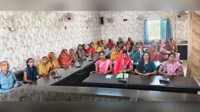 मधुबनी: लदनियां में जीविका दीदियों ने सुना मुख्यमंत्री का संबोधन, बड़ी संख्या में पहुंचीं महिलाएं