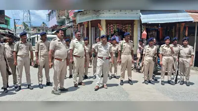 छात्र आंदोलन को लेकर कुरसेला में पुलिस का फ्लैग मार्च, शांति और सुरक्षा का दिया संदेश