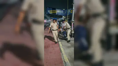 झुमरीतिलैया: सफर के दौरान प्लेटफार्म से टकराया पैर, युवक घायल
